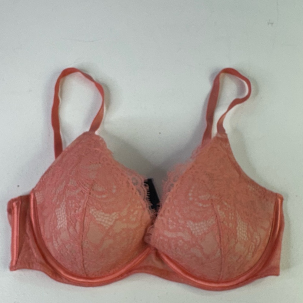 Victoria’s Secret Pink Lace Very Sexy Lightly lined plunge bra 32D